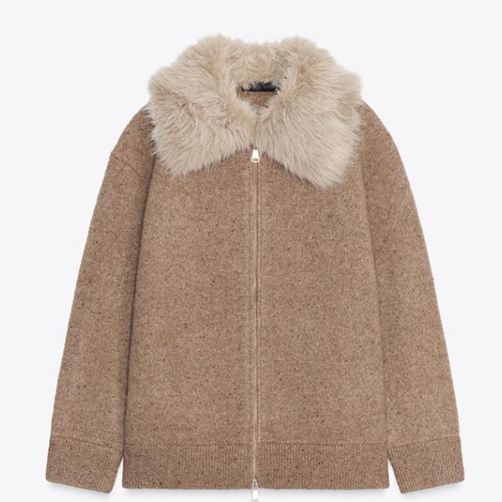 100% Wool jacket with faux fur collar